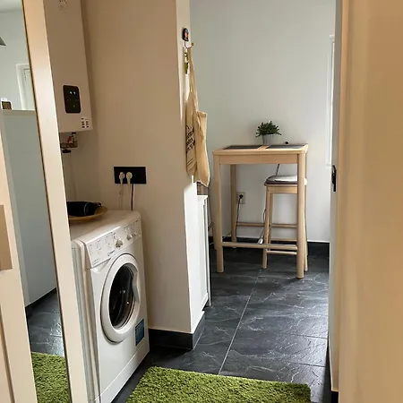 Cozy - Parliament Area